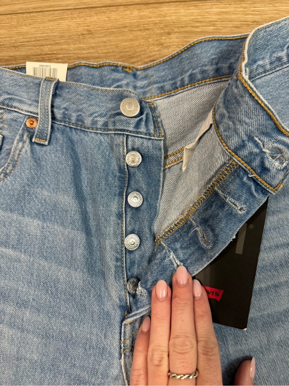 NWT Levi’s 501 Shorts Size 31 - Picture 3 of 11